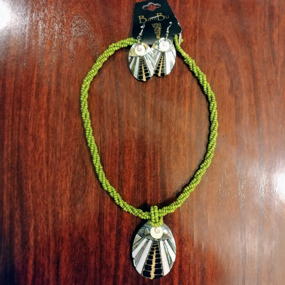 BamBu Necklace and Earrings Set